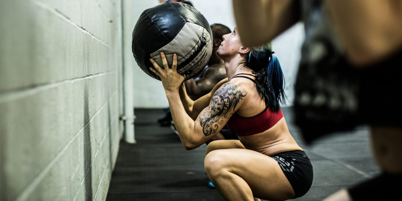 The 10 Best Crossfit Exercises For Beginners According To Two Professional Crossfit Trainers