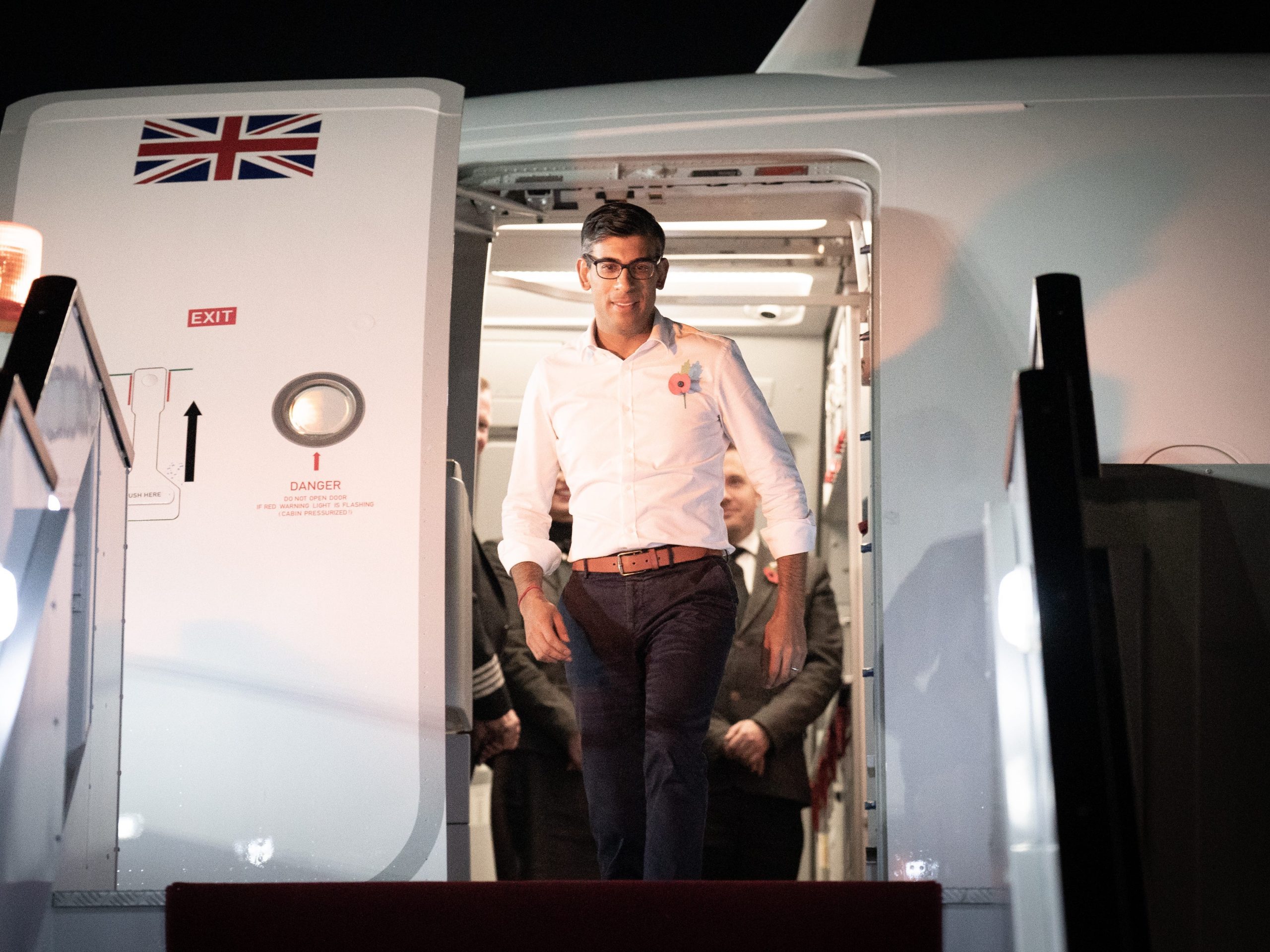 SHARM EL SHEIKH, EGYPT - NOVEMBER 06: British Prime Minister Rishi Sunak arriving in Sharm el-Sheikh, Egypt, to attend the Cop27 summit on November 6, 2022 in Sharm El Sheikh, Egypt. (Photo by Stefan Rousseau - Pool/Getty Images)
