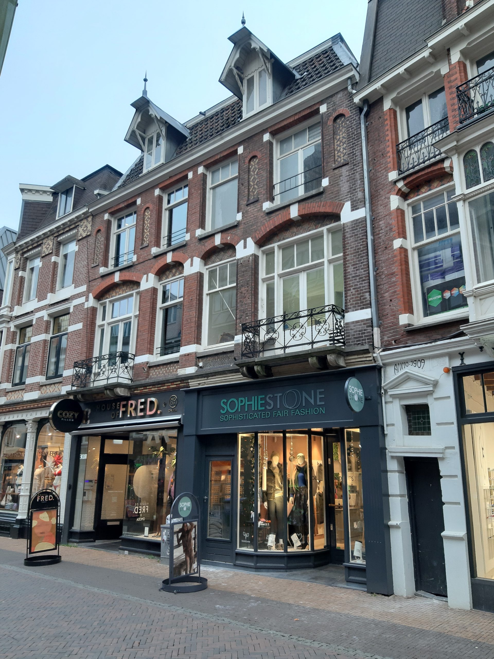 De eerste fysieke winkel van de duurzame online retailer Sophie Stone in de Steenweg in Utrecht. 