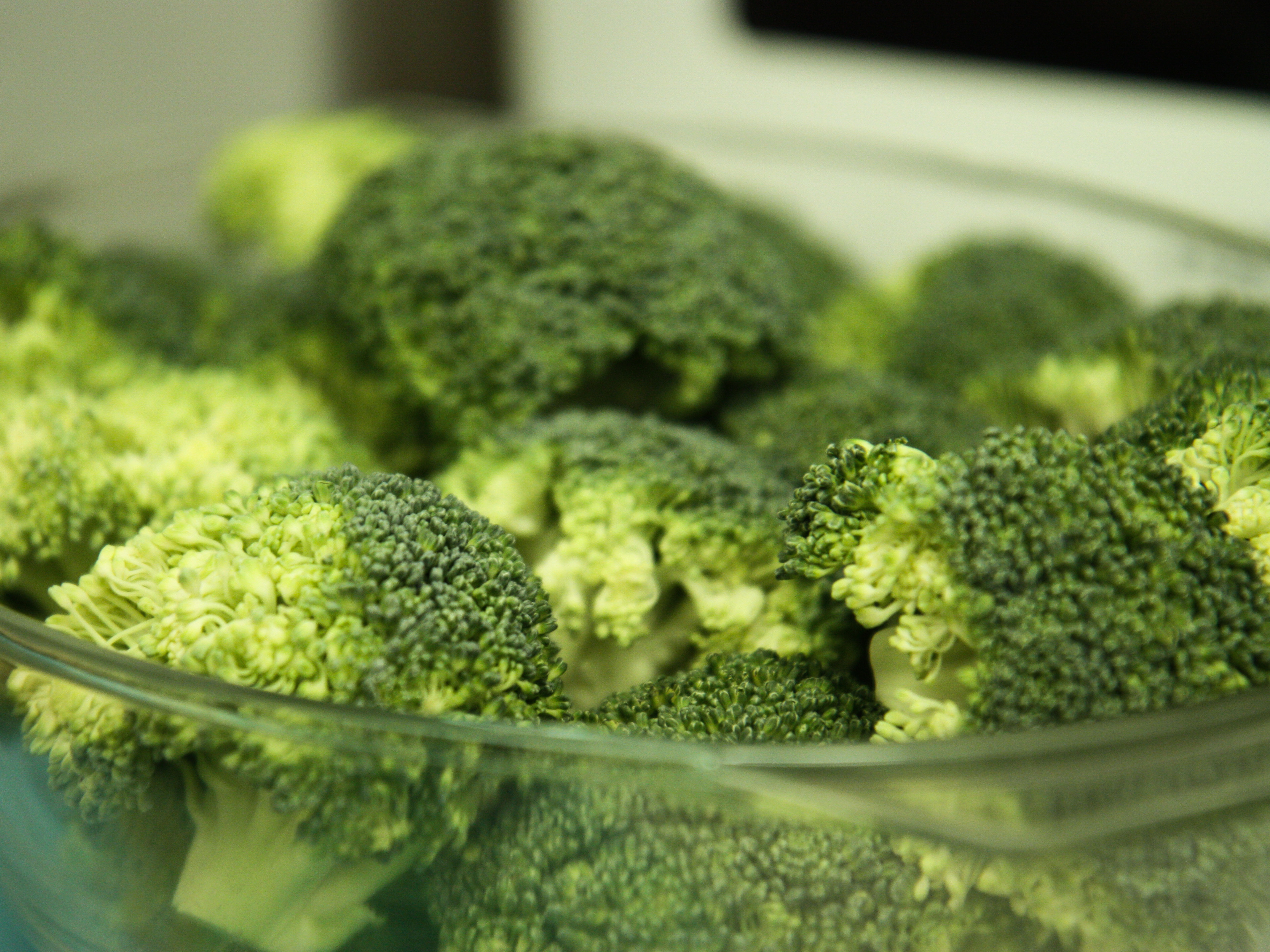 bowl of broccoli brocoli