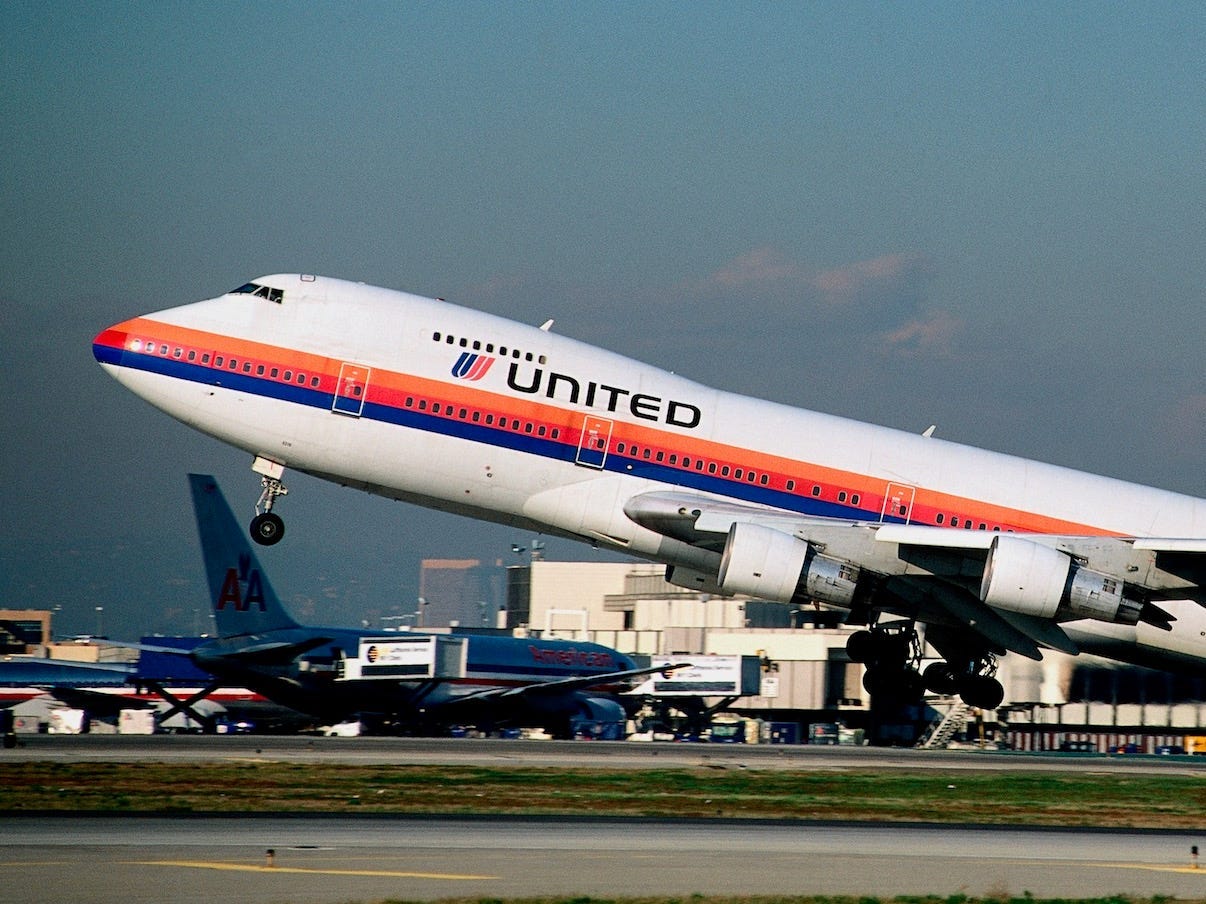 A United Boeing 747 in the carrier&#39;s old livery.
