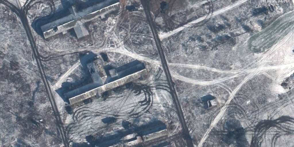 Satellite photos show carnage in Vuhledar where Russian losses are ...