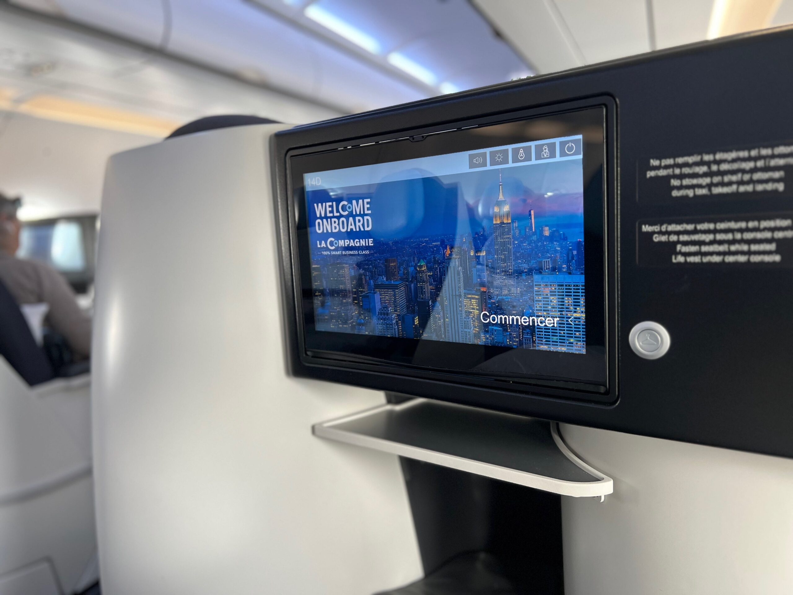 Met La Compagnie all-business class van Parijs naar New York vliegen, de flatscreen TV.