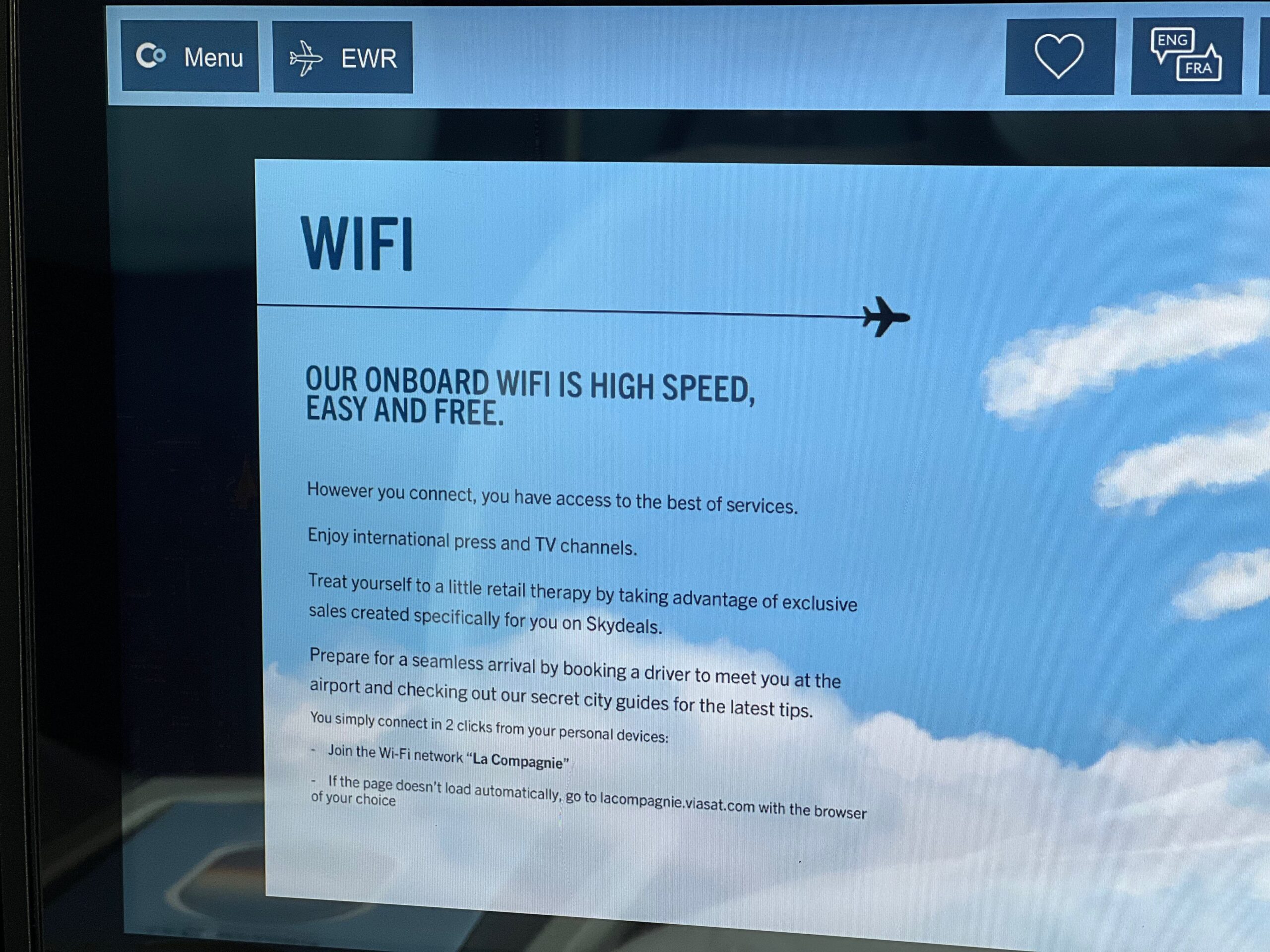 Met La Compagnie all-business class van Parijs naar New York vliegen: instructies om verbinding te maken met de WiFi op het scherm aan boord.