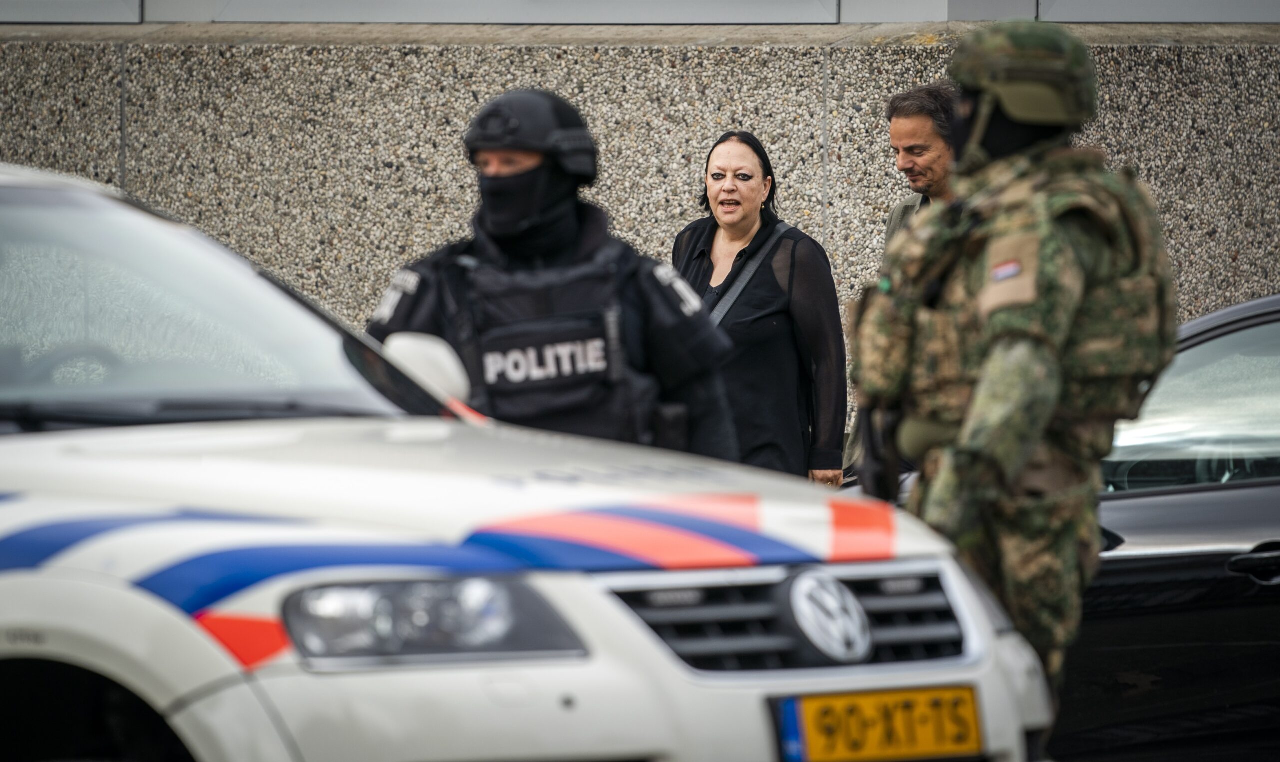 Inez Weski komt aan bij de bunker in Amsterdam-Osdorp voor een zitting in het Marengo-proces. Foto: ANP/Jeroen Jumelet