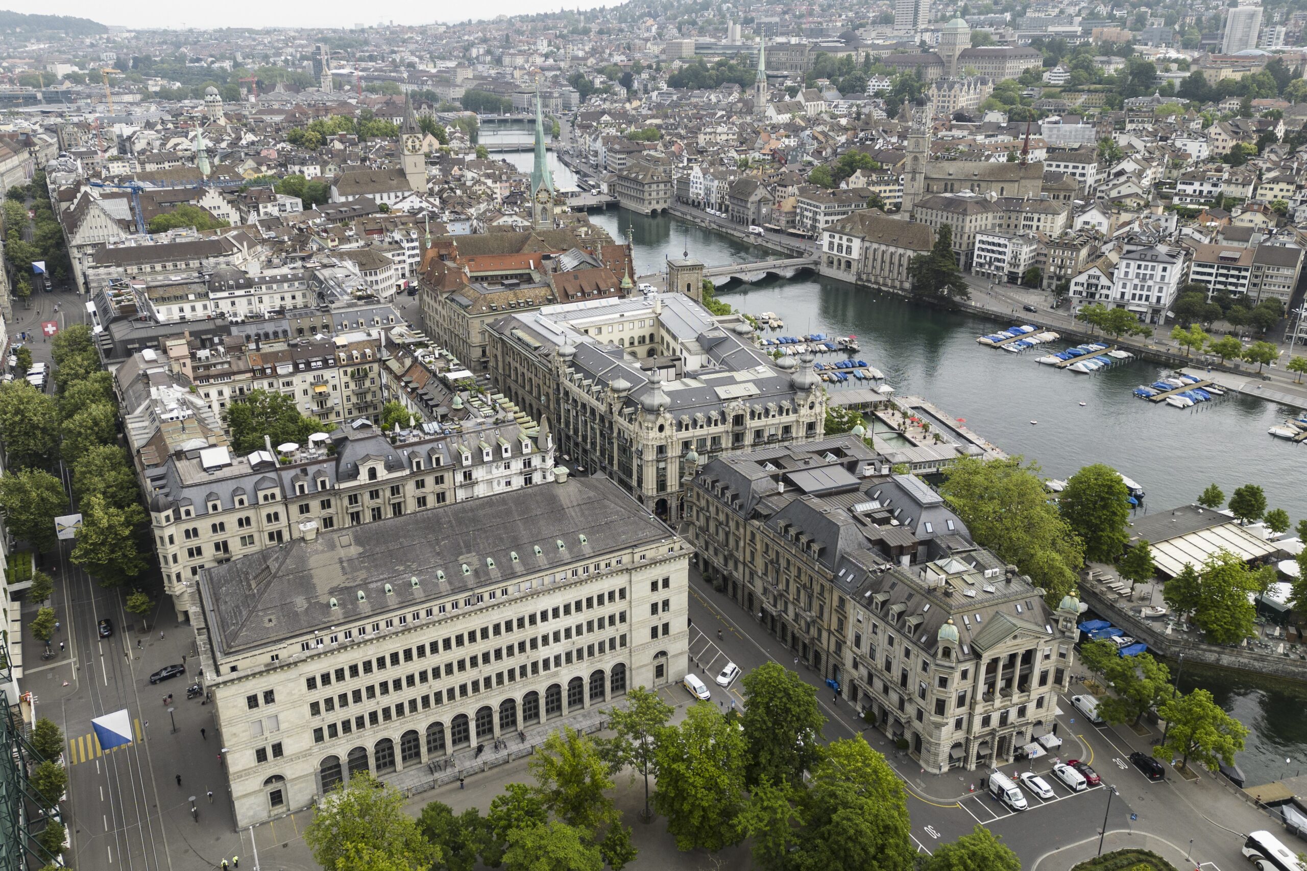 De Zwitserse Nationale Bank in het centrum van Zürich. Foto: EPA/Michael Buholzer.