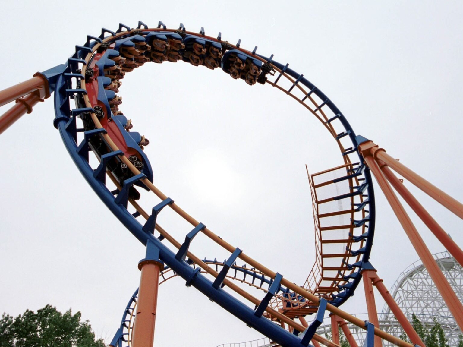 passengers-on-a-wisconsin-roller-coaster-were-trapped-upside-down-for