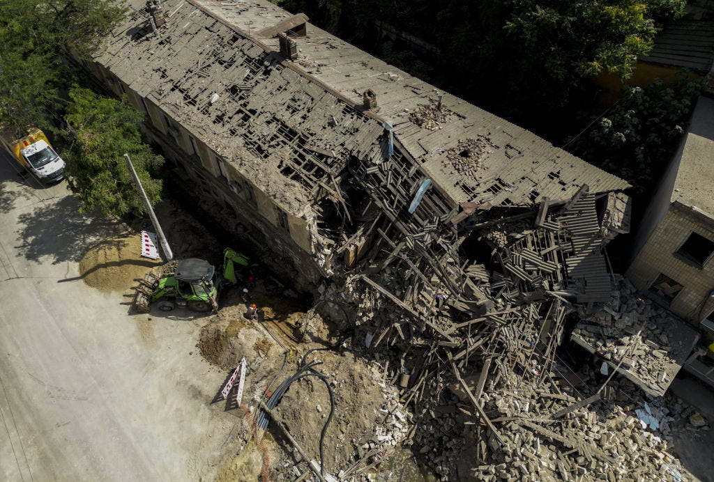 Een luchtfoto van een beschadigd gebouw na Russische raketaanvallen in Odessa, Oekraïne op 25 juli 2023. Raketaanvallen op de stad Odessa, die op de Werelderfgoedlijst van UNESCO staat, veroorzaakten schade aan minstens 20 historische gebouwen, waaronder de kathedraal van Odessa.