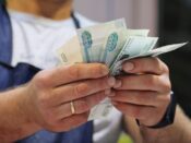 Russen potten cash geld op