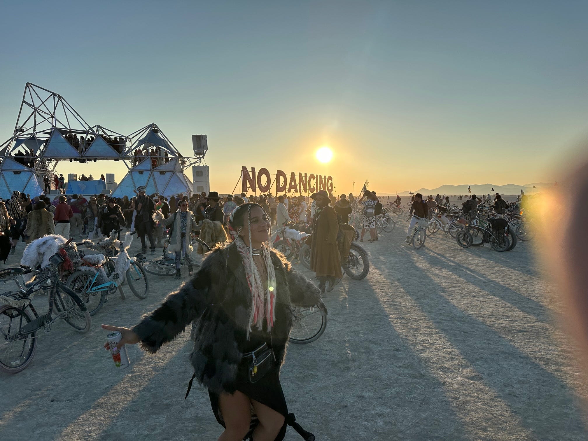 Celebrities hiked 6 miles to flee Burning Man. We spent 6 hours