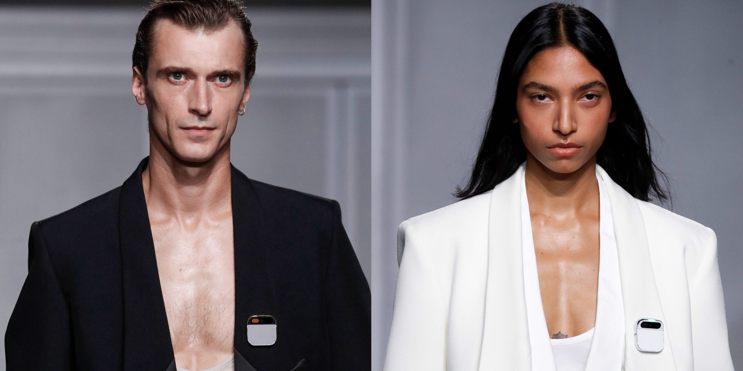 Modellen dragen  Humane's AI Pin tijdens Coperni's runway show tijdens Paris Fashion Week.