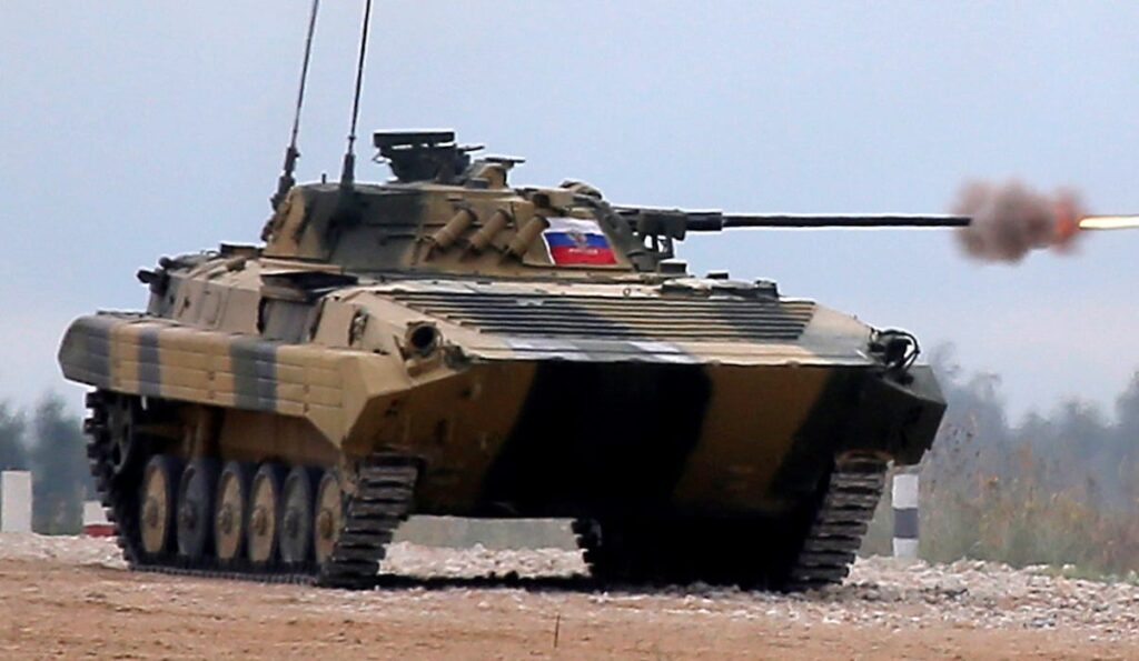 tanks oorlog Oekraïne pantservoertuigen lichter