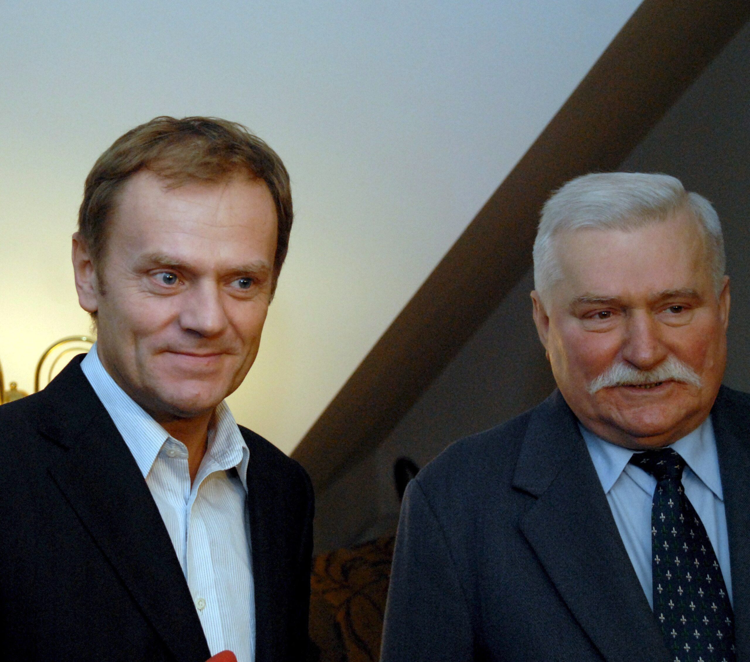 Donald Tusk en Lech Walesa in 2007. Foto: EPA/STEFAN KRASZEWSKI