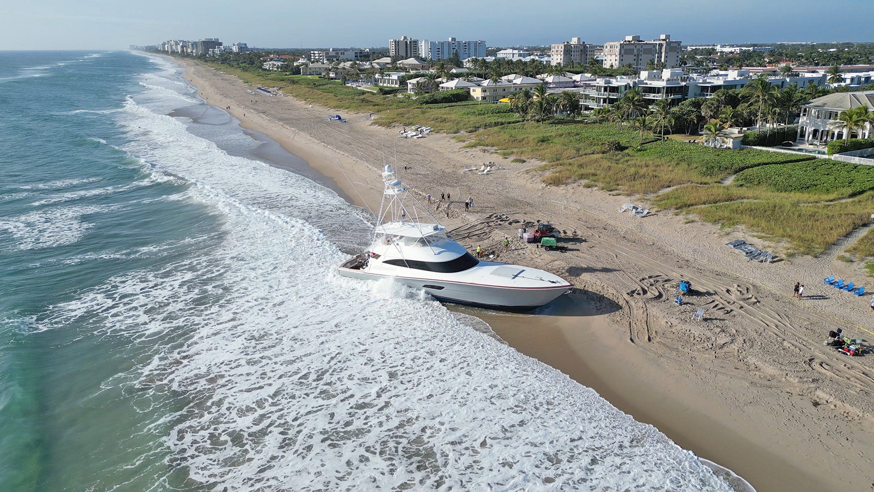 92 foot yacht beached