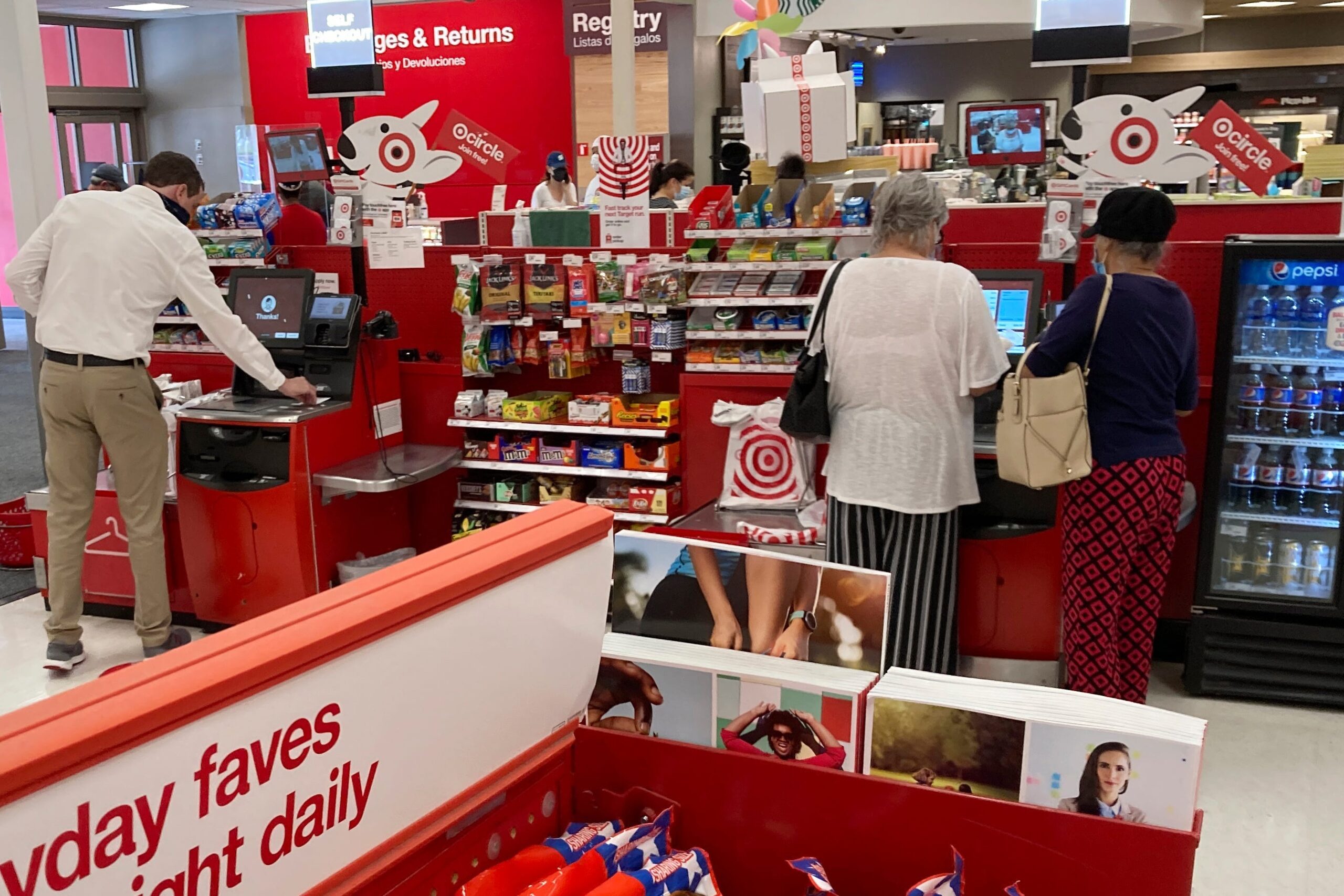 local-man-left-puzzled-by-tip-screen-at-self-checkout-the-needling