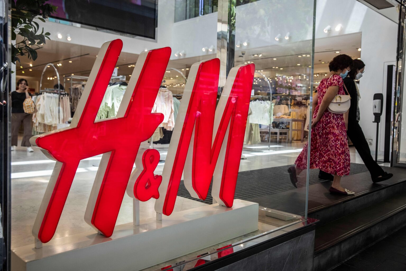 H&M has pulled a school uniform ad over criticism that it sexualized ...