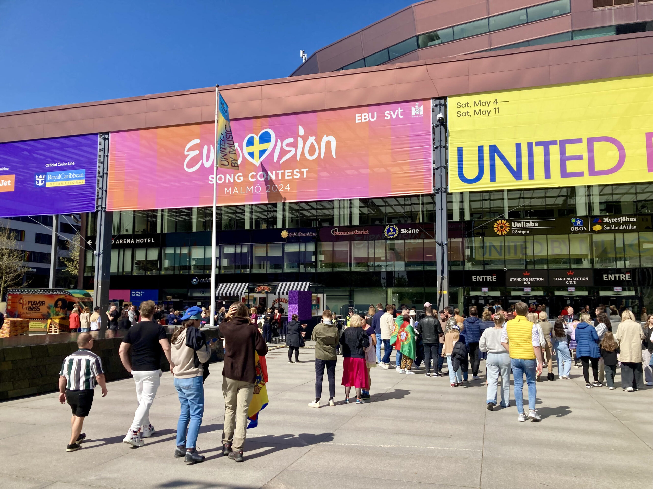 De ingang van het Songfestival in Malmö, waar het dezer dagen druk is met bezoekers van het liedjesfestijn.