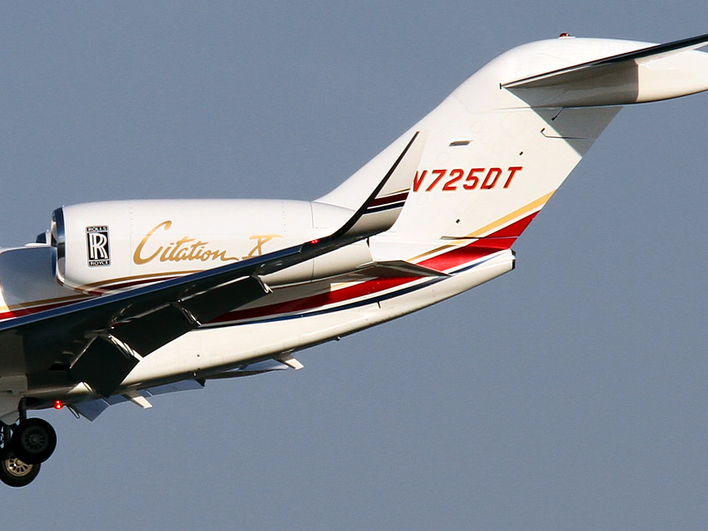 Donald Trump's Cessna Citation X landt in New York.