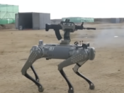 Chinese robothond met vuurwapen
