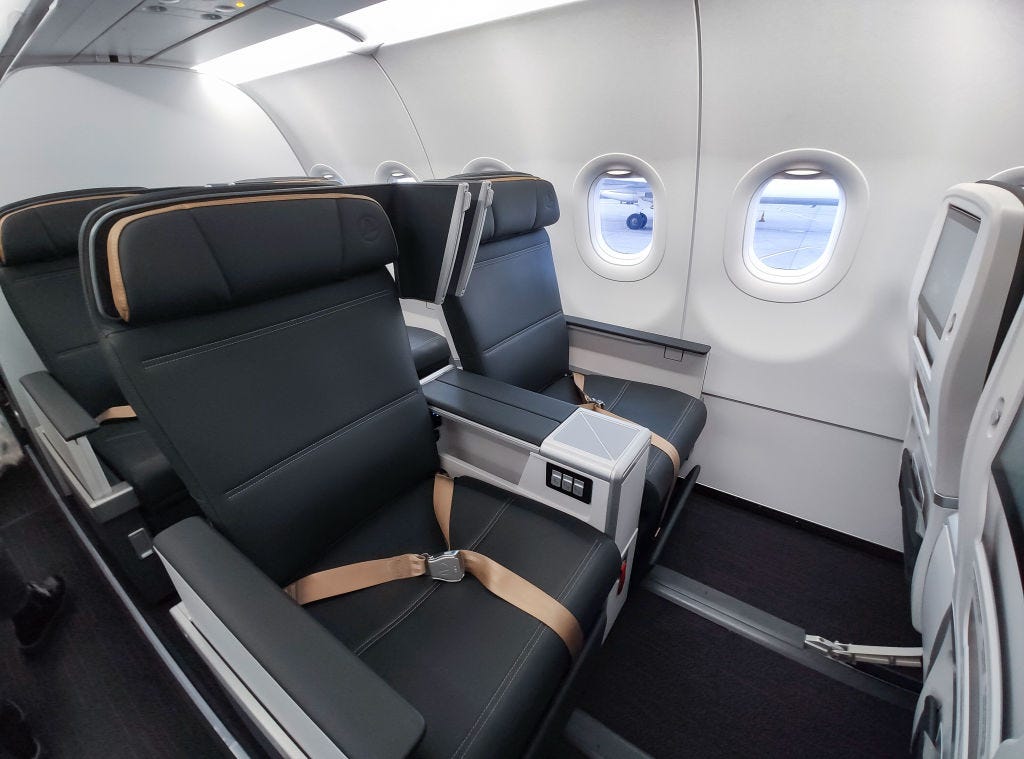 De Business Class stoelen in een Airbus A321NEO van Turkish Airlines