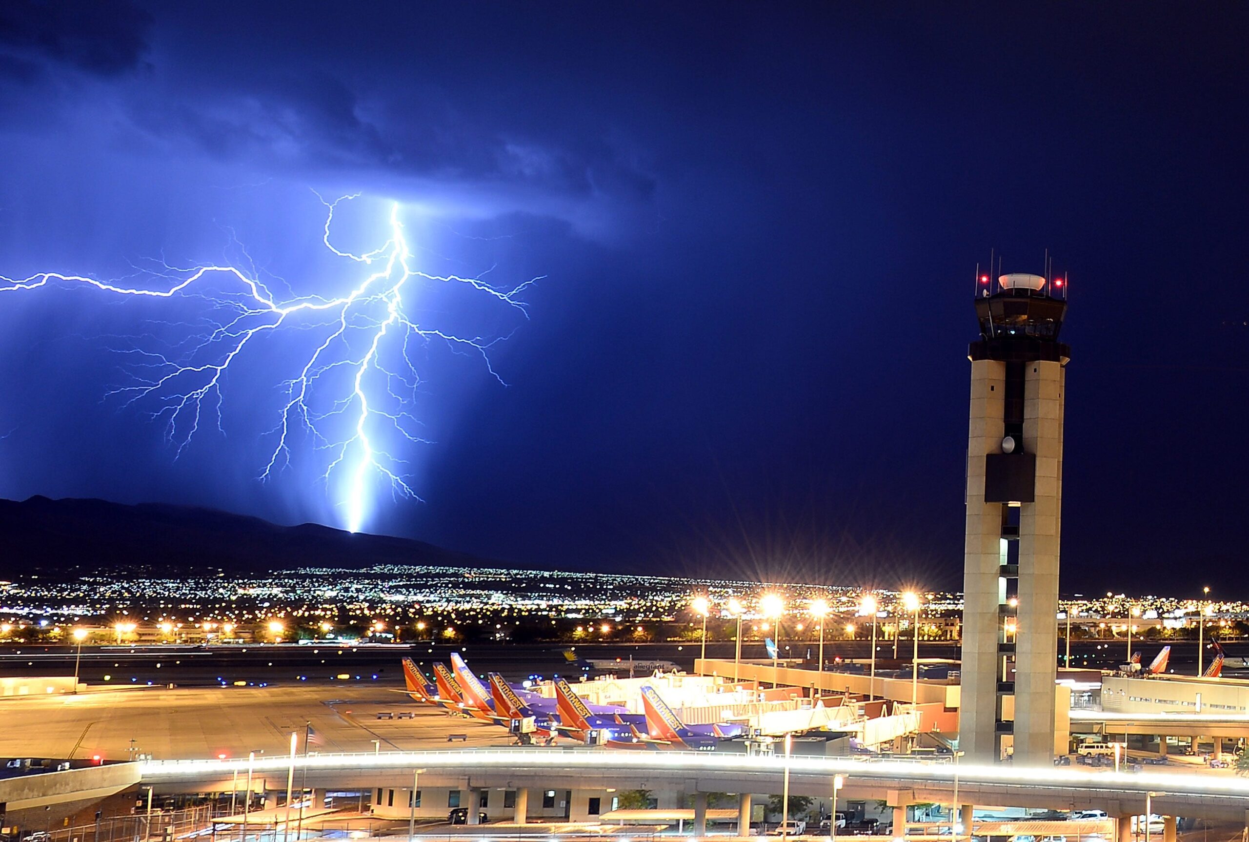 Onweer op McCarran International Airport in Las Vegas.