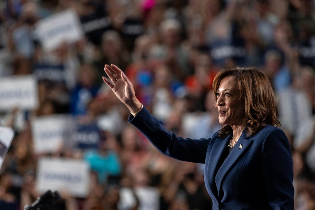 Vicepresident Kamala Harris zal naar verwachting haar running mate kiezen in de aanloop naar de Democratische Nationale Conventie. Foto: Jim Vondruska/Getty Images