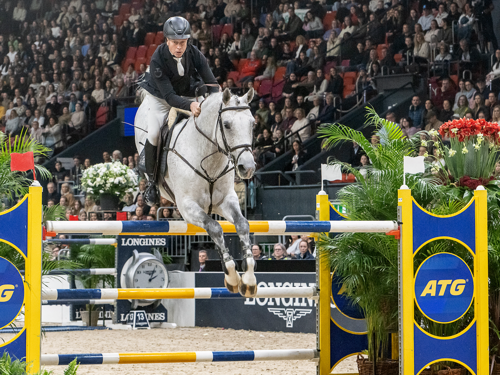 Rolf-Göran Bengtsson doet mee aan een paardensportevenement.