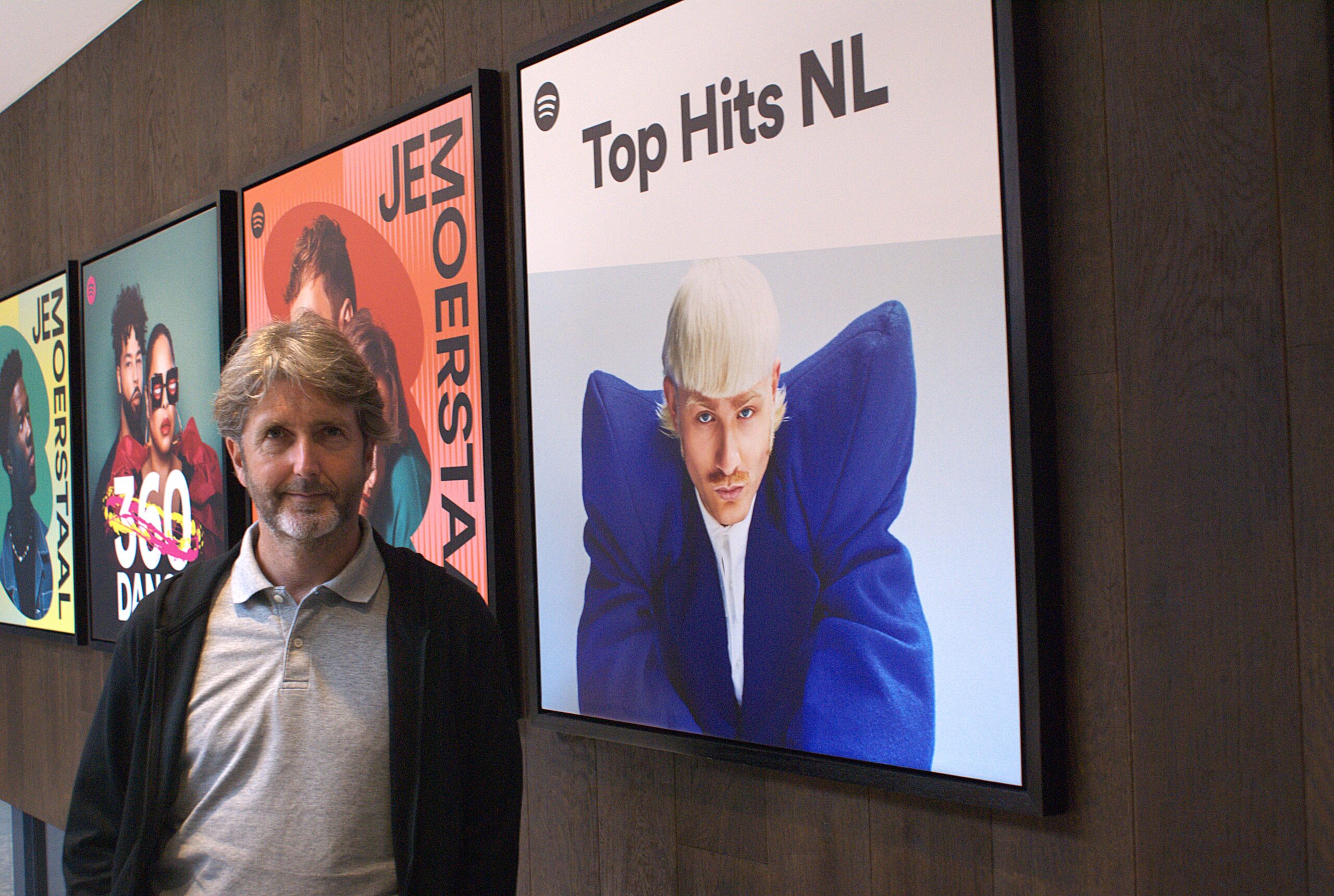 Een team bij Spotify onderhoudt landgebonden playlists, zoals in Nederland de goed beluisterde liedjeslijst Top Hits NL.