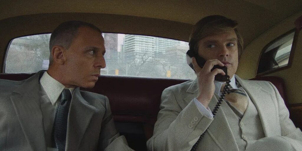 Donald Trump (rechts, gespeeld door acteur Sebastian Stan) in de film The Apprentice.