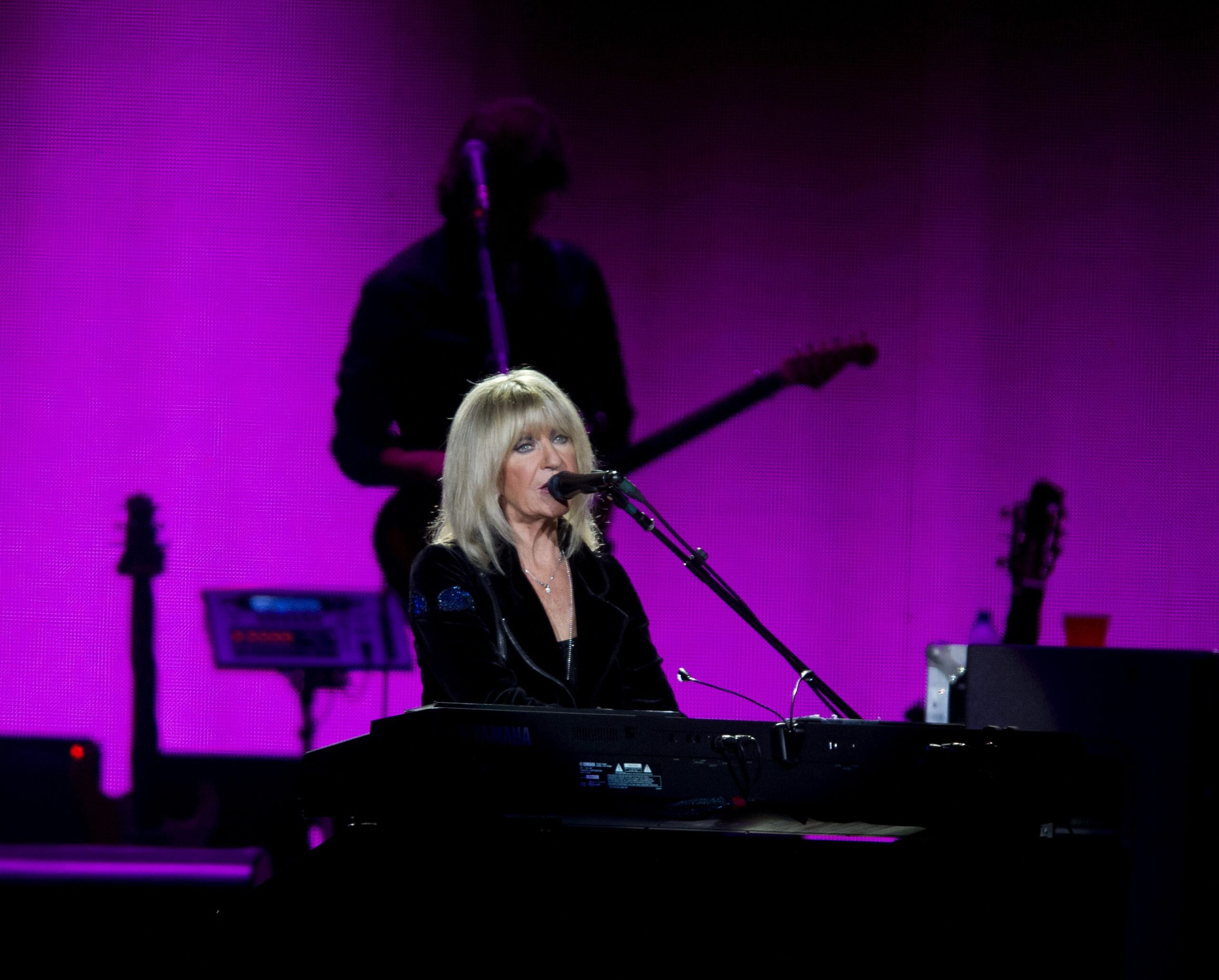 Christine McVie in 2015 in Amsterdam, tijdens haar reünie met Fleetwood Mac. 