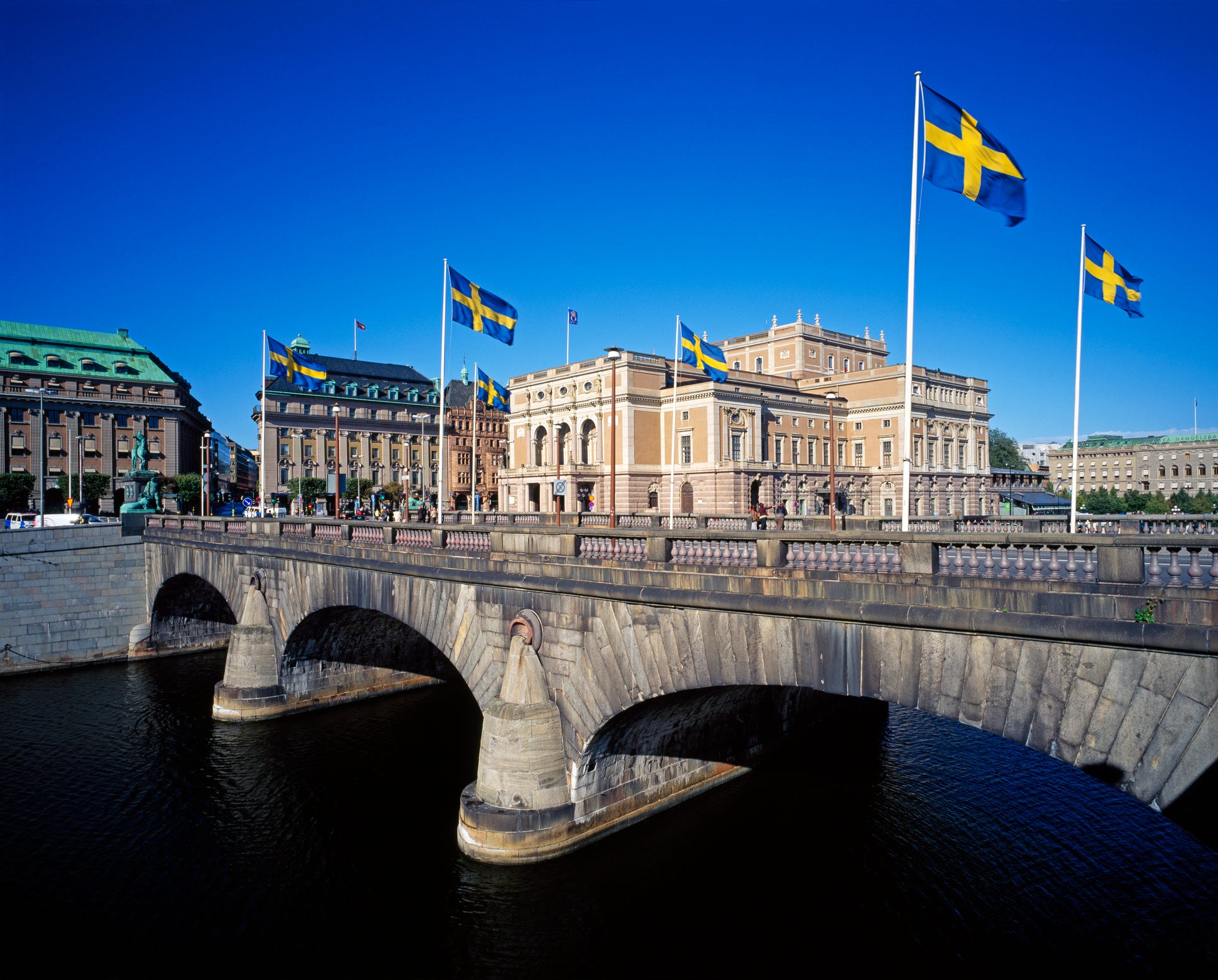 Norrbro brug en het gebouw van de Koninklijke Opera in Stockholm, Zweden.