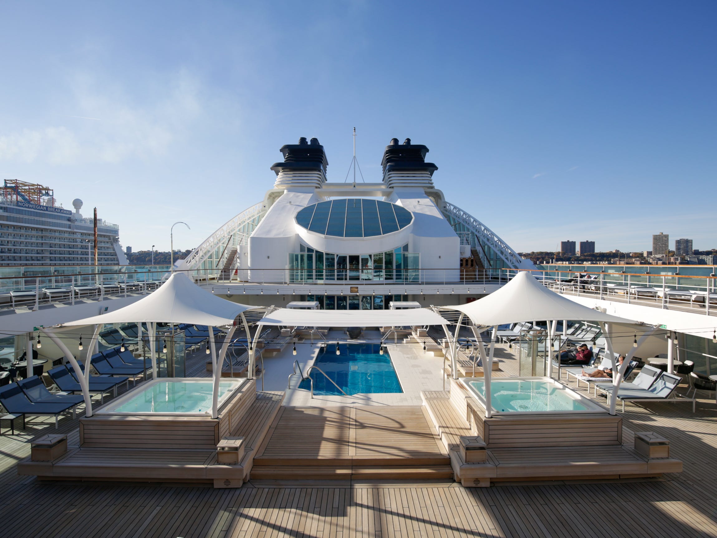 empty pool deck of Seabourn Quest