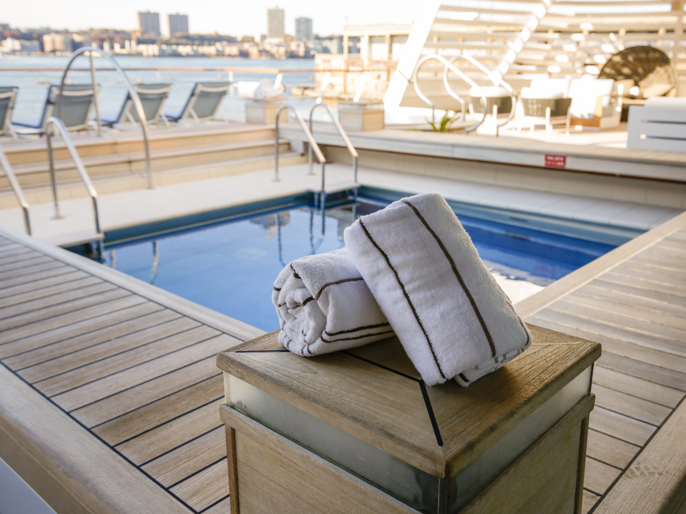 towels next to pool on Seabourn Quest