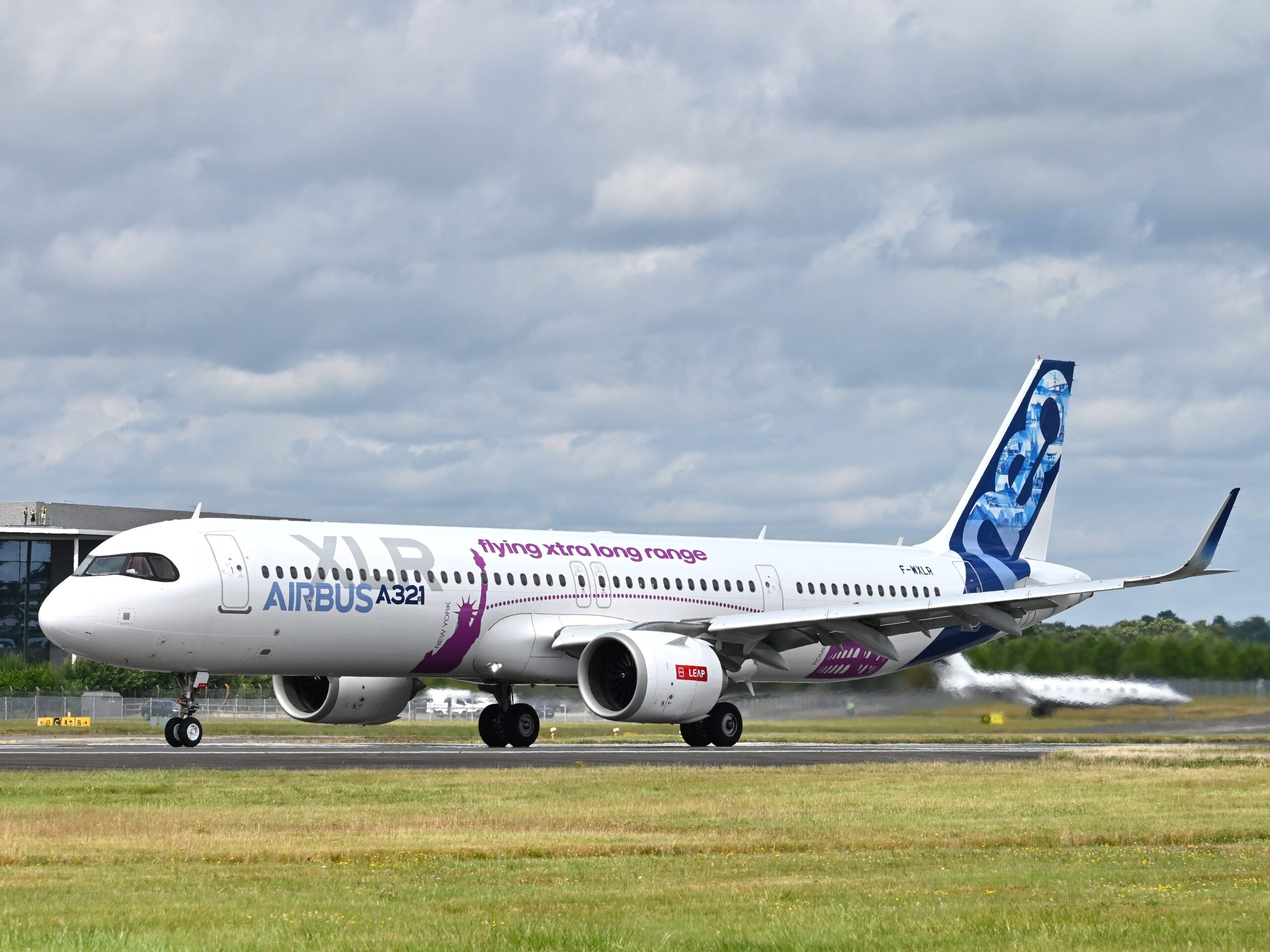 An Airbus A321 253 XLR Neo at the Farnborough International Airshow 2024