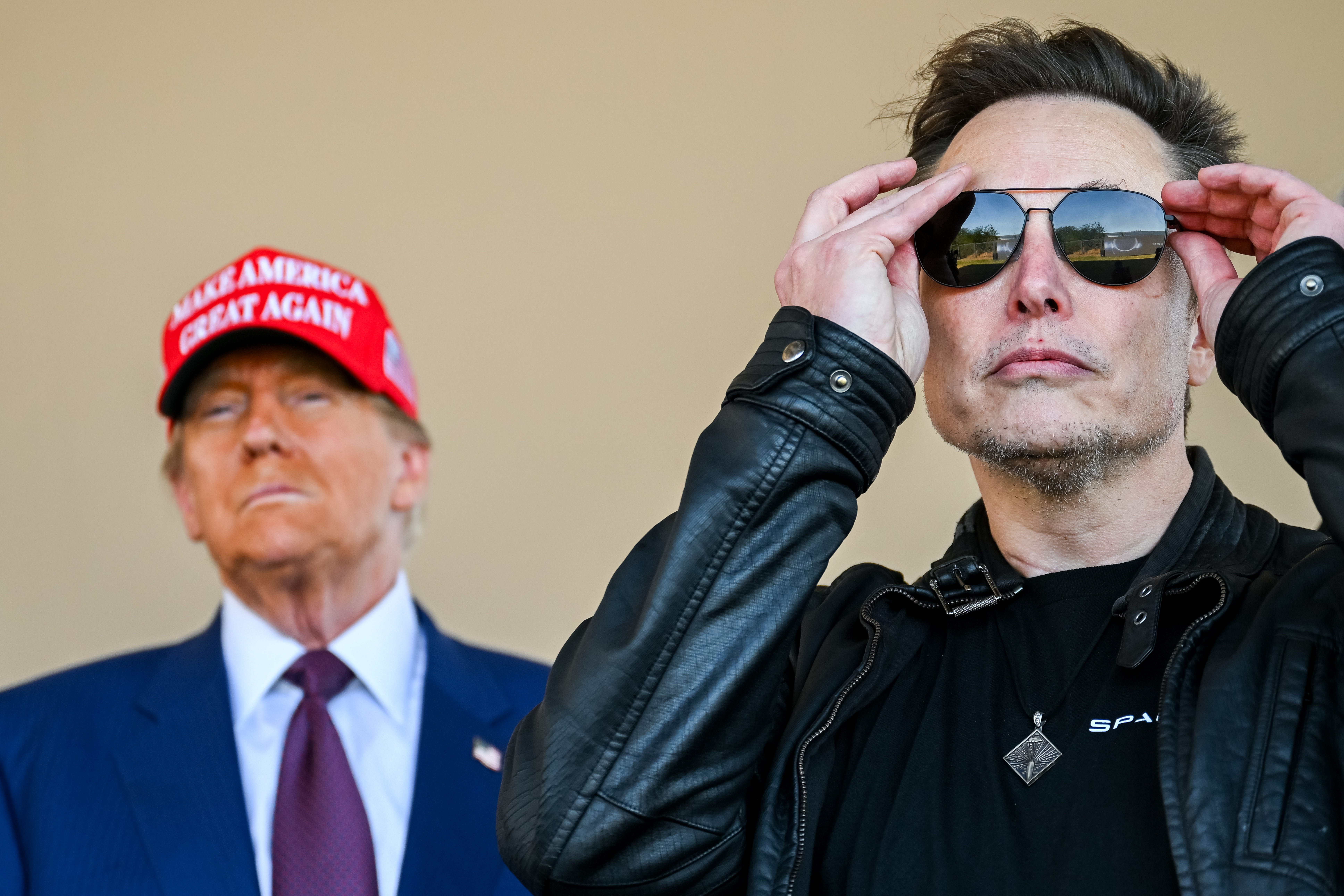 Tesla-CEO Elon Musk met aankomend president Donald Trump. Foto: Brandon Bell via Getty Images