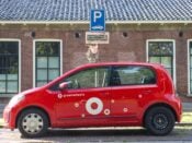 Een deelauto staat klaar voor zakelijke rijders in Leeuwarden.