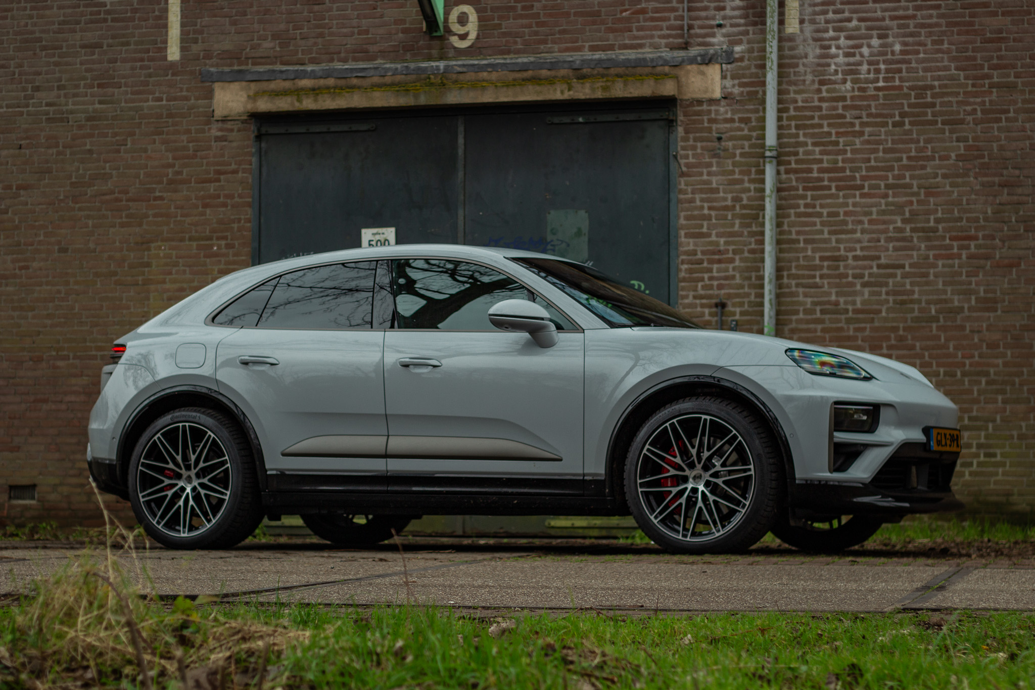 Porsche Macan Turbo Electric