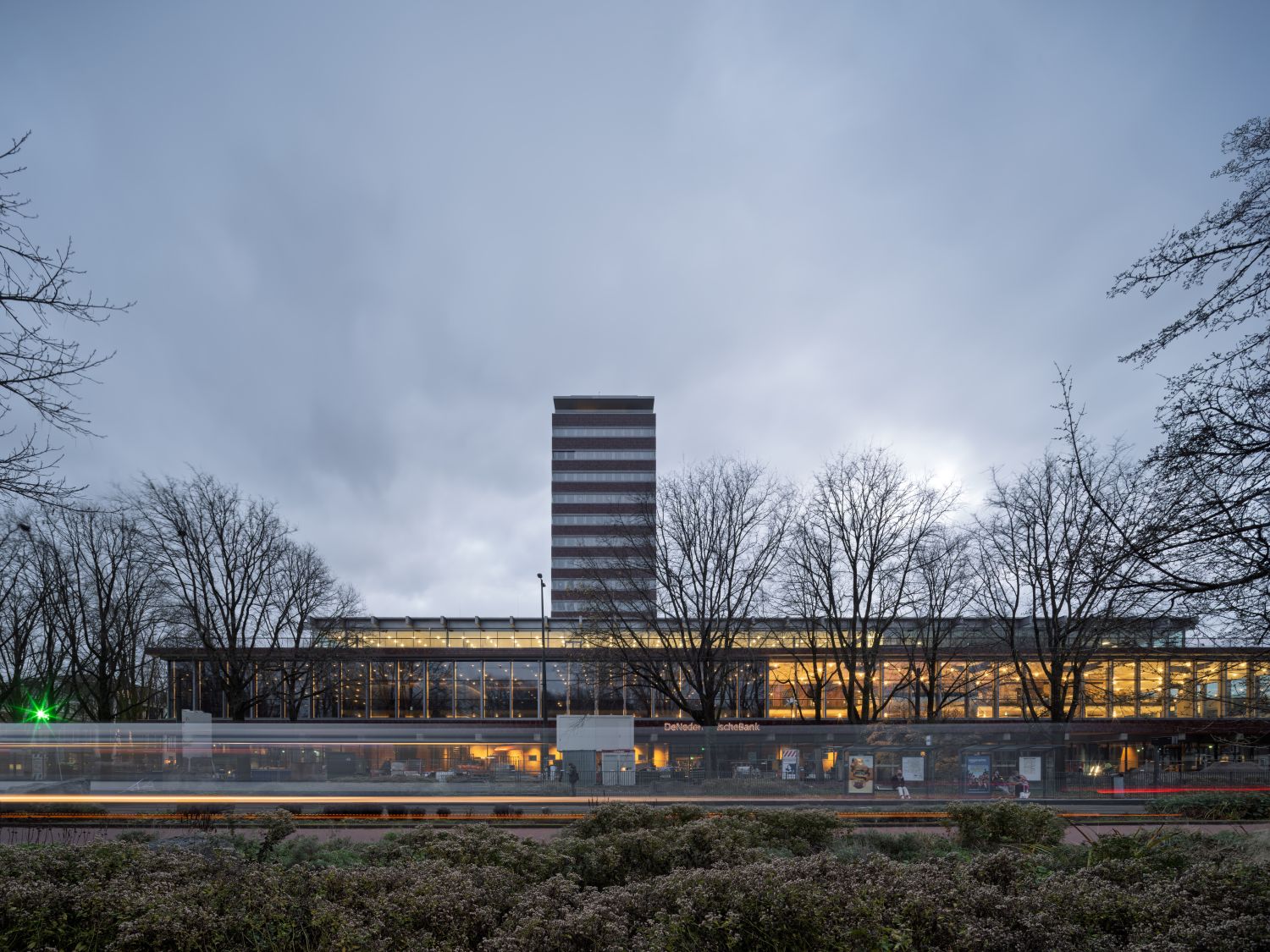 De nieuwe entree van DNB aan het Frederiksplein. 