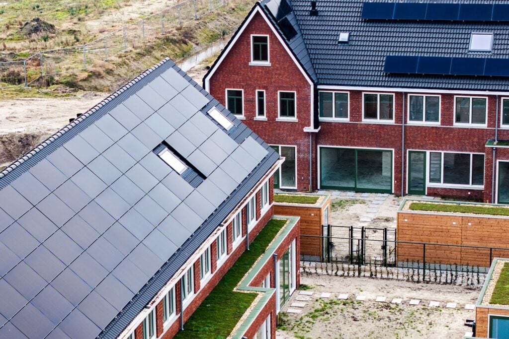 Zonnepanelen op nieuwbouw