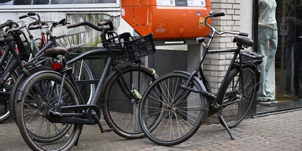 PostNL brievenbus op 15 februari 2025 in Rotterdam