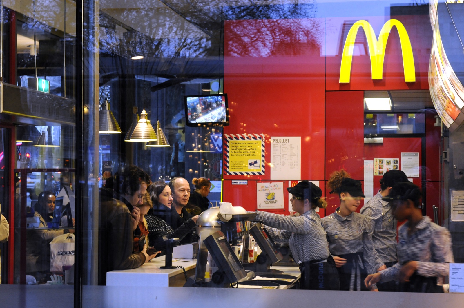 McDonald's stelt in Nederland geen veranderingen door te voeren in zijn diversiteitsbeleid.