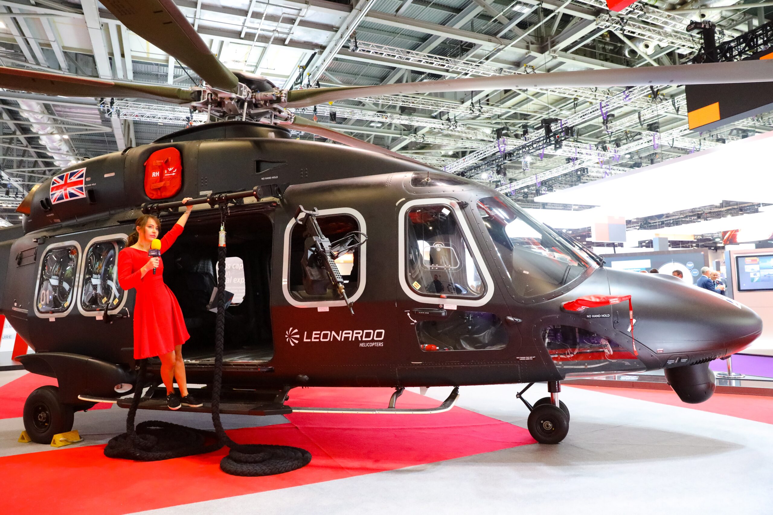 Een Leonardo-helikopter op de Defence Security Equipment International Exhibition 2021 in Londen. Foto Vickie Flores / EPA