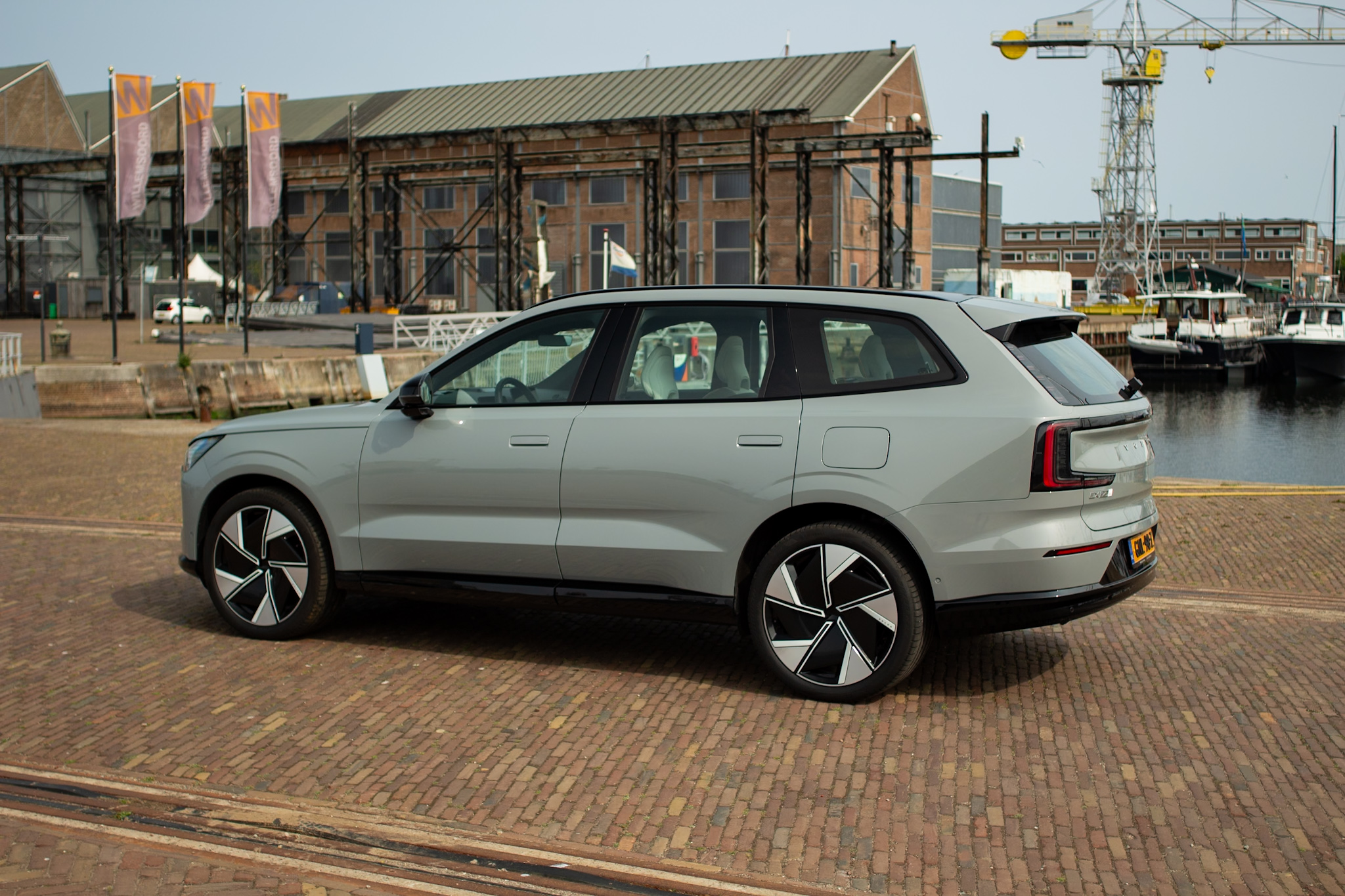 De Volvo EX90
