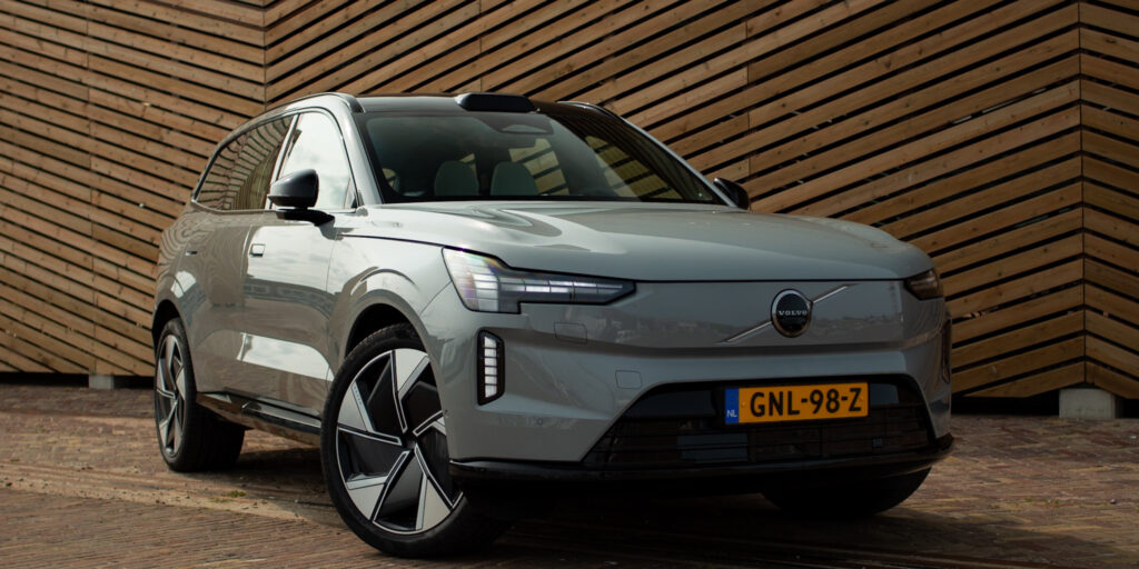 De Volvo EX90
