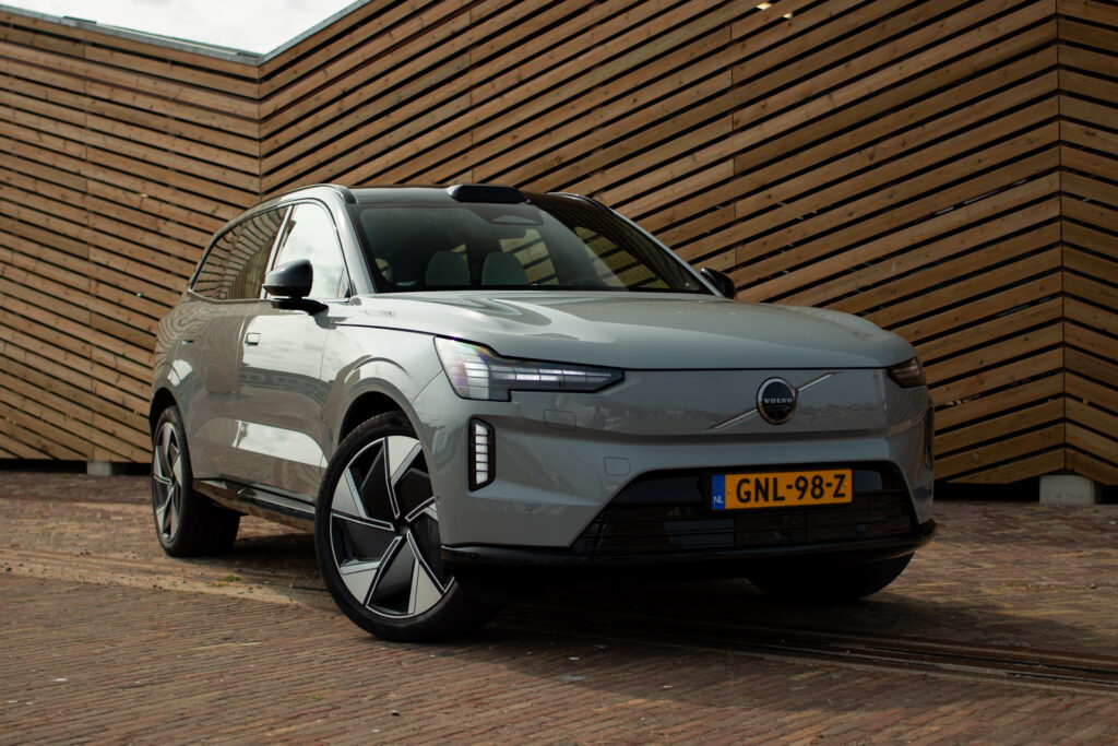 De Volvo EX90