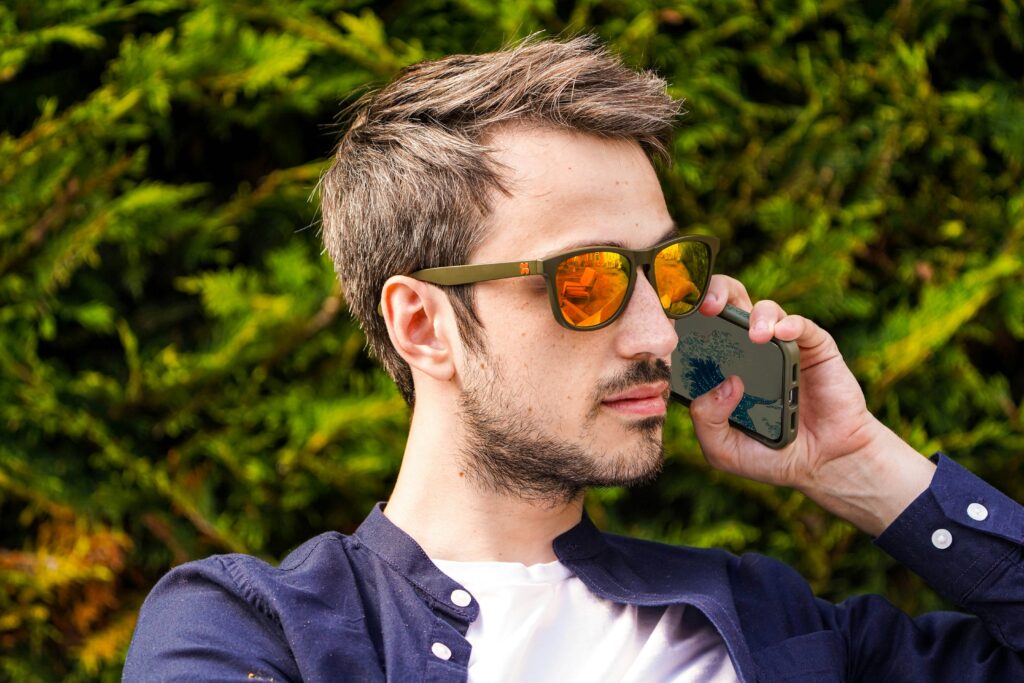 Man aan de telefoon