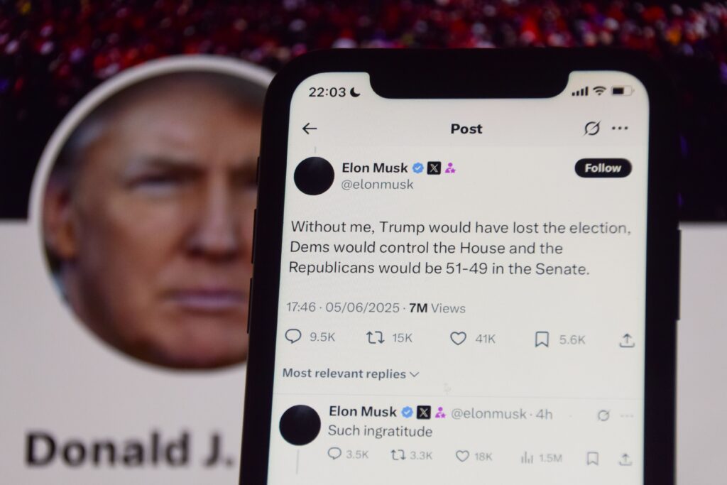 Ruzie Trump en Musk escaleert via X en Truth Social