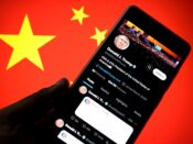 Trump's X-profiel en de vlag van China